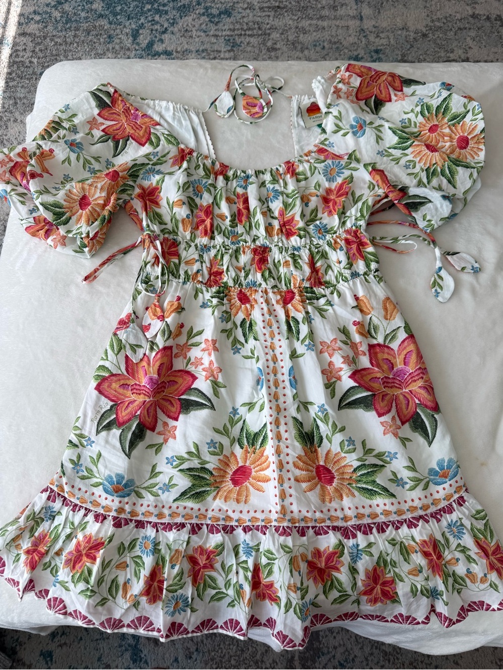 Farm Rio Bloom Garden Off White Short Sleeve Mini Dress SZ Small D88